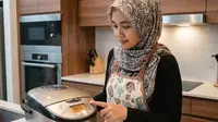 Cara Membersihkan Rice Cooker Digital yang Bau Apek: Aman, Kinclong, dan Higienis