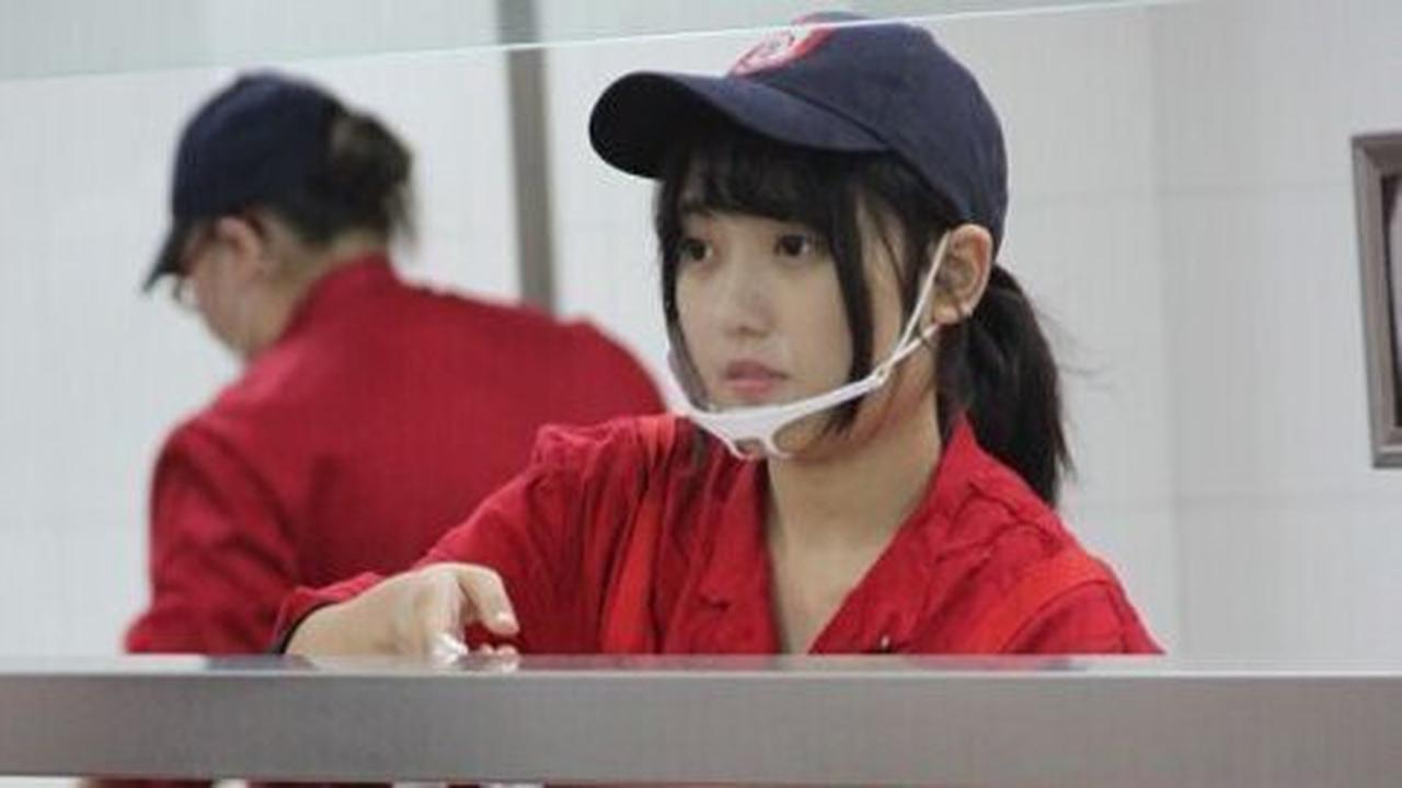 Penjaga kantin cantik di China bikin usaha laris manis