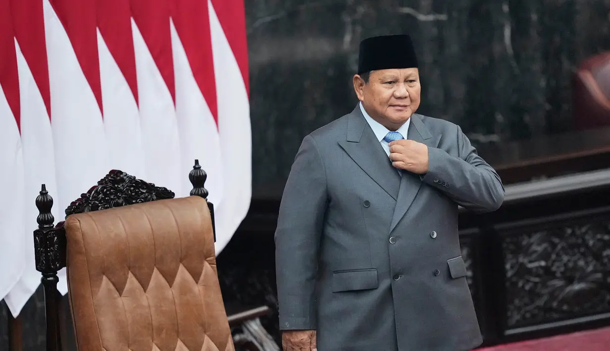 Presiden Prabowo Subianto saat menyampaikan pidato dalam Sidang Tahunan MPR RI dan Sidang Bersama DPR-DPD RI Tahun 2026 di Kompleks Parlemen, Jakarta, Jumat (14/8/2026). (AP/ Dita Alangkara)