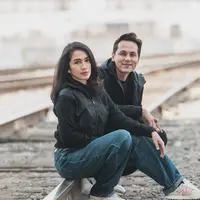 Menikah pada 2012, pasangan selebriti Ussy Sulistiawaty dan Andhika Pratam masih terlihat romantis [@ussypratama]