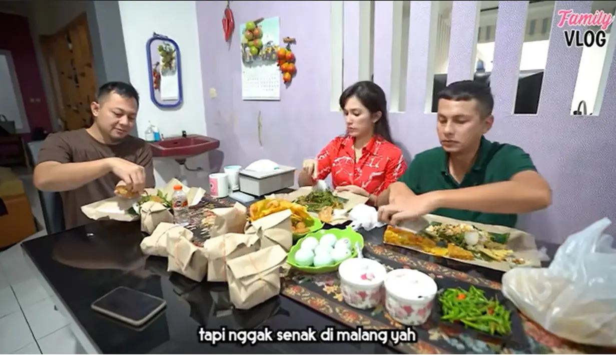 Ussy Sulistiawaty dan Andhika Pratama (Youtube/Ussy Andhika Official)