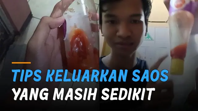 Seorang pemuda berikan tips menarik keluarkan saus dalam botol tinggal sedikit dengan mudah.