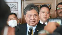 Airlangga dan Golkar Dinilai Jadi Rebutan Karena Simbol Persatuan