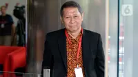 Mantan Direktur Utama PT Pelindo II, Richard Joost Lino (RJ Lino) memenuhi panggilan penyidik KPK di Jakarta, Kamis (23/1/2020). RJ Lino diperiksa sebagai tersangka kasus dugaan korupsi proyek pengadaan tiga unit Quay Container Crane (QCC) di PT Pelindo II. (merdeka.com/Dwi Narwoko)