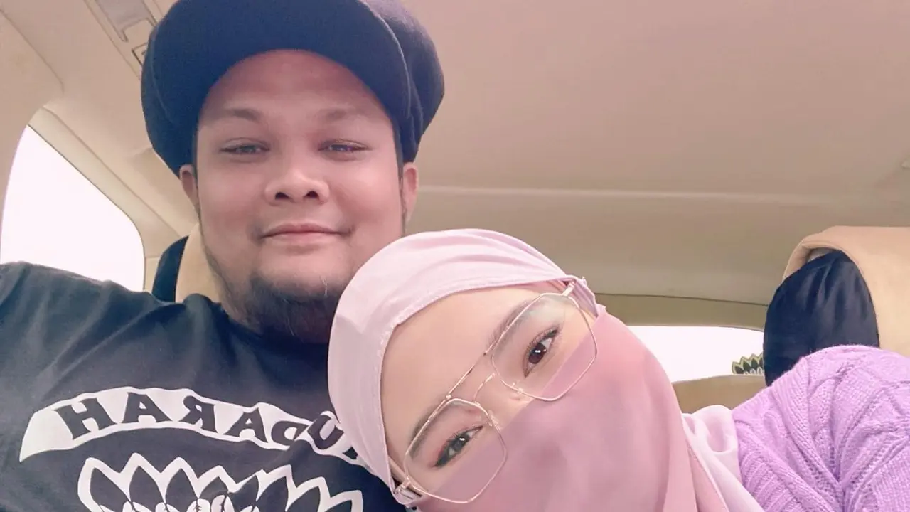 7 Potret Mesra Virgoun dan Inara Rusli Istrinya, Harmonis