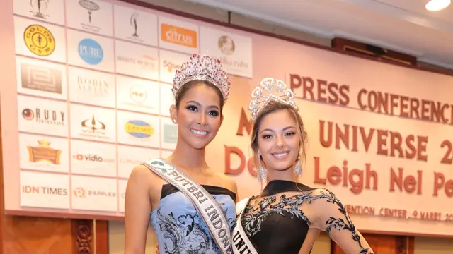 [Bintang] Demi-Leigh Nel-Peters (Miss Universe 2017) - Bunga Jelitha (Puteri Indonesia 2017)