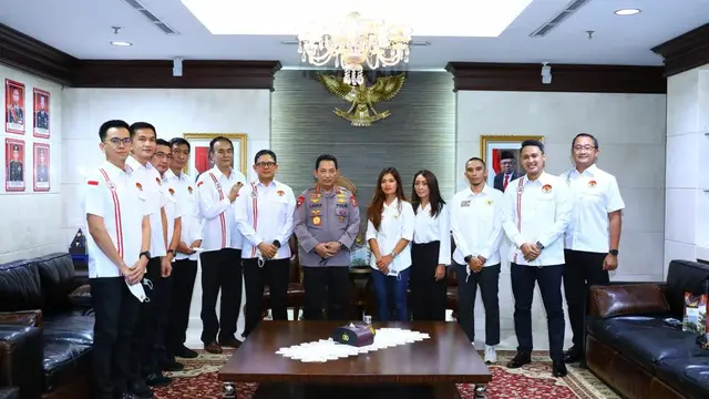 Atlet balap sepeda putri Ayustina Delia Priatna diterima Ketum PB ISSI Listyo Sigit Prabowo
