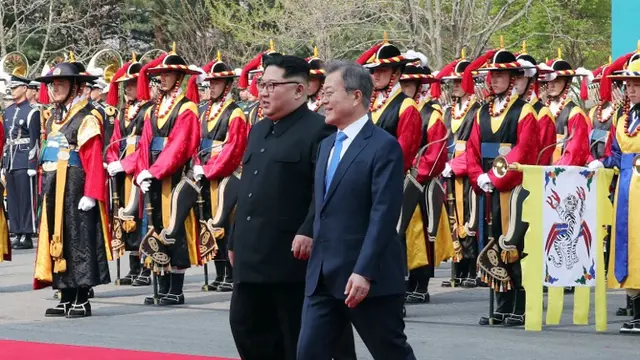Kim Jong-un dan Moon Jae-in Memulai Pembicaraan di Peace House