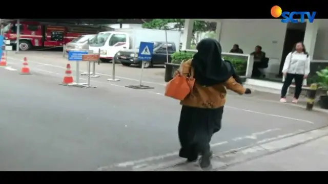 Terlambat di Hari Pertama Kerja Usai Lebaran, PNS Berlarian Masuk Kantor