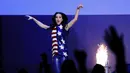 Katy Perry saat menghibur pendukung Hillary Clinton dalam kegiatan kampanye di Philadelphia, Pennsylvania, AS (5/11). Sebelumnya juga Katy Perry beberapa kali menghibur pendukung  Hillary Clinton saat kampanye di tempat lain. (Reuters/Lucas Jackson)