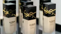 New All Hours Foundation dari YSL Beauty. (dok. YSL Beauty)