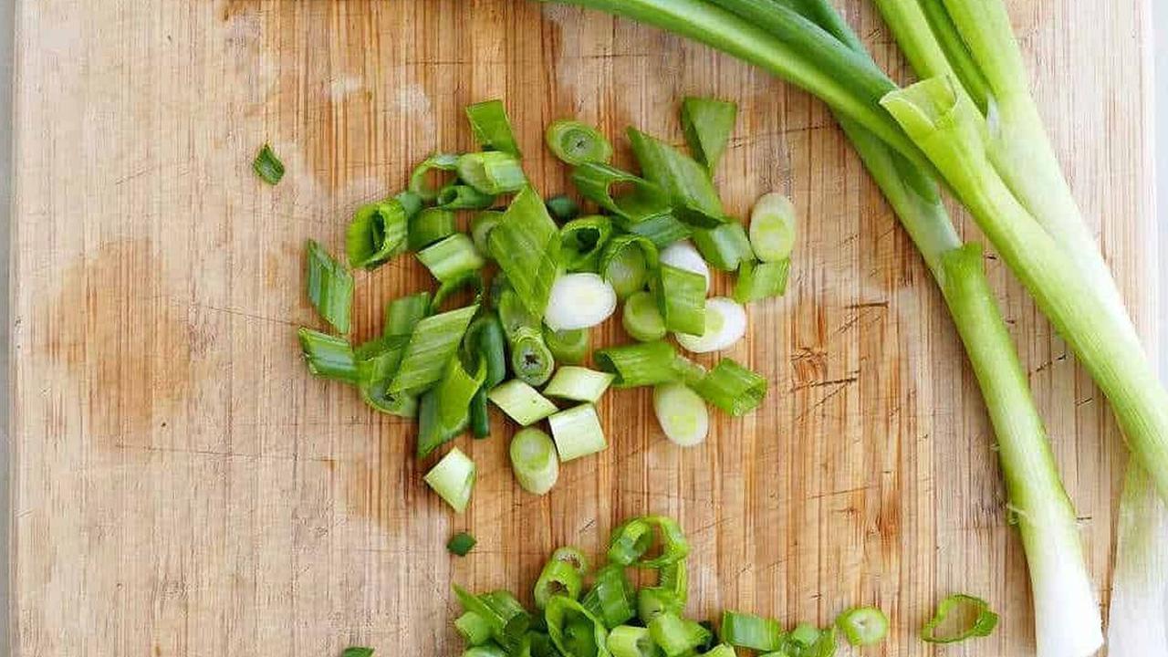 <b>Manfaat Daun Bawang</b>