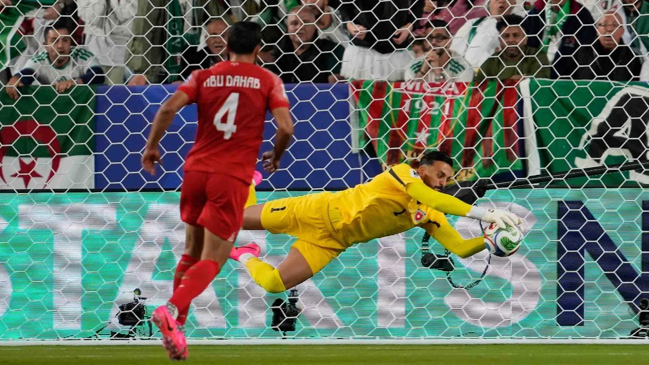 FOTO: Yordania Tersingkir Setelah Takluk  1-2 dari Aljazair
