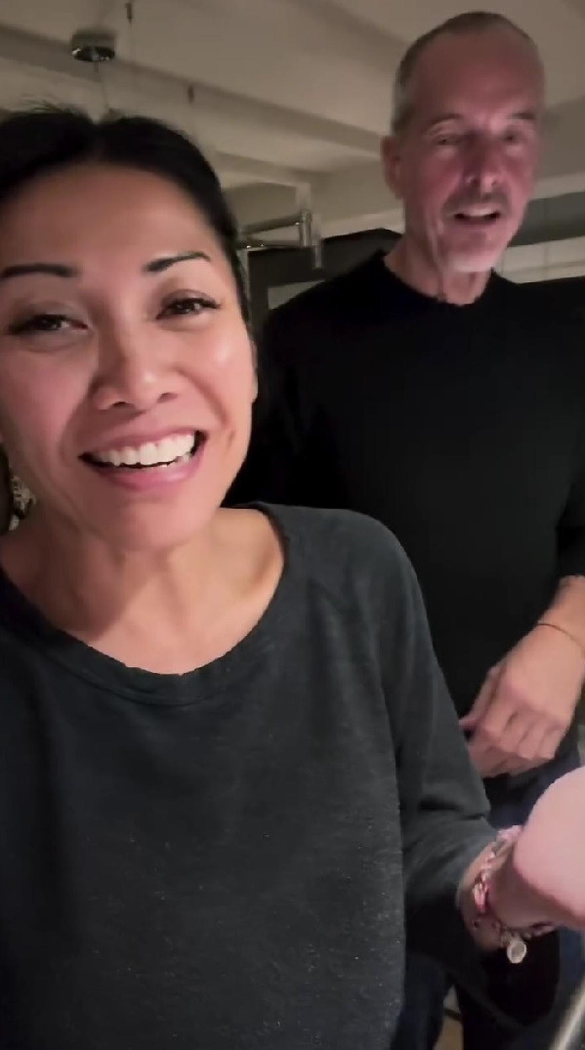 Anggun C Sasmi Pilih Masak Sup dan Bakso Beku Biar Sat-Set untuk Buka Puasa