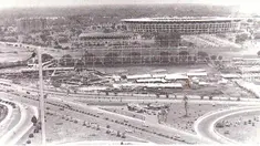 Komplek Gelora Bung Karno menjadi saksi bisu kejayaan Indonesia di Asian Games IV tahun 1962. Kala itu, Indonesia menjadi tuan rumah dan menempati posisi kedua dalam klasemen perolehan medali.