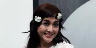 Aktris senior Paramitha Rusady usianya telah setengah abad. Namun, kecantikan artis kelahiran Makassar 11 Agustus 1966 itu seperti tak pernah luntur. (Nurwahyunan/Bintang.com)