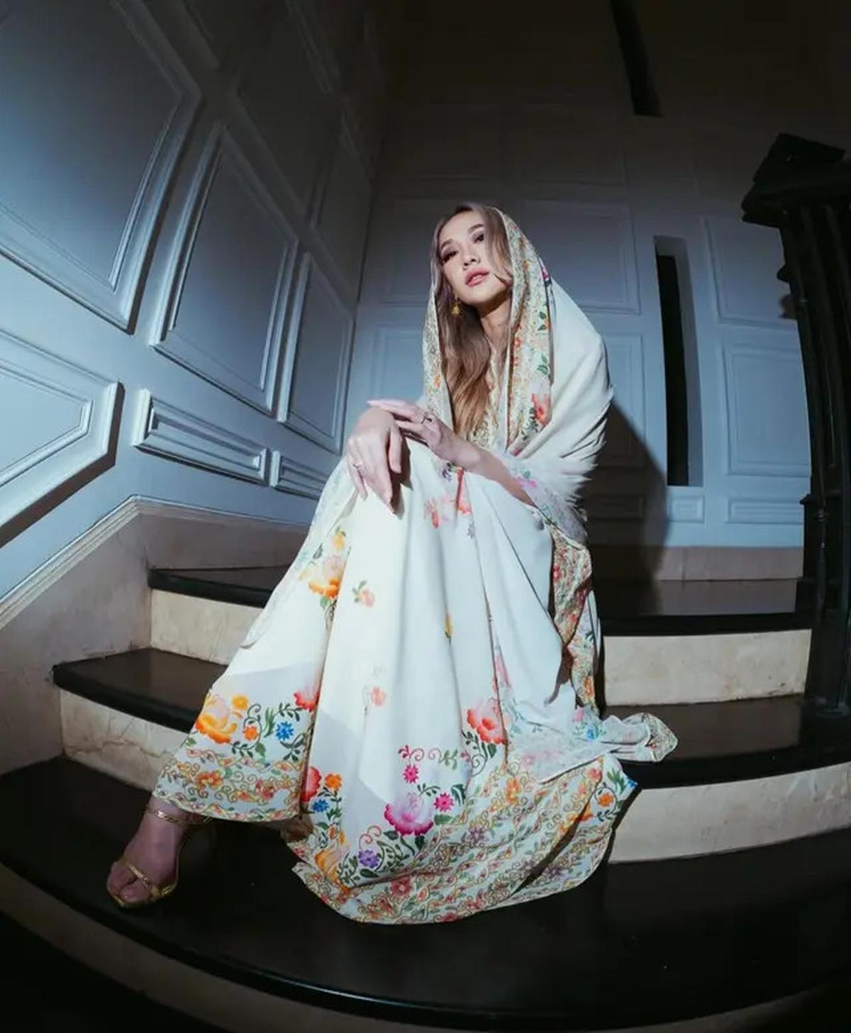 Inspirasi Baju Lebaran Timeless ala Selebriti Tanah Air, Elegan dan Bisa Dipakai Kapan Saja