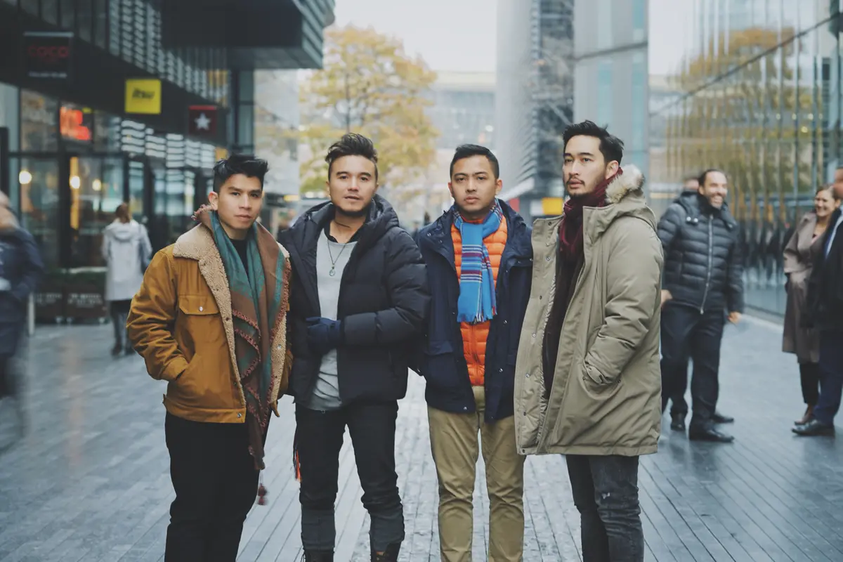 Band Govinda melakukan rekaman di Abbey Road Studios London.