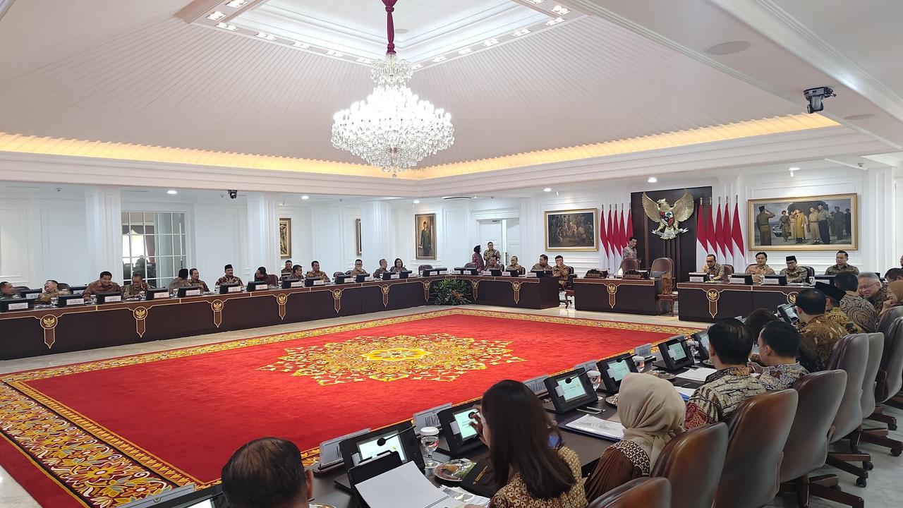 Presiden Prabowo pimpin sidang kabinet perdana