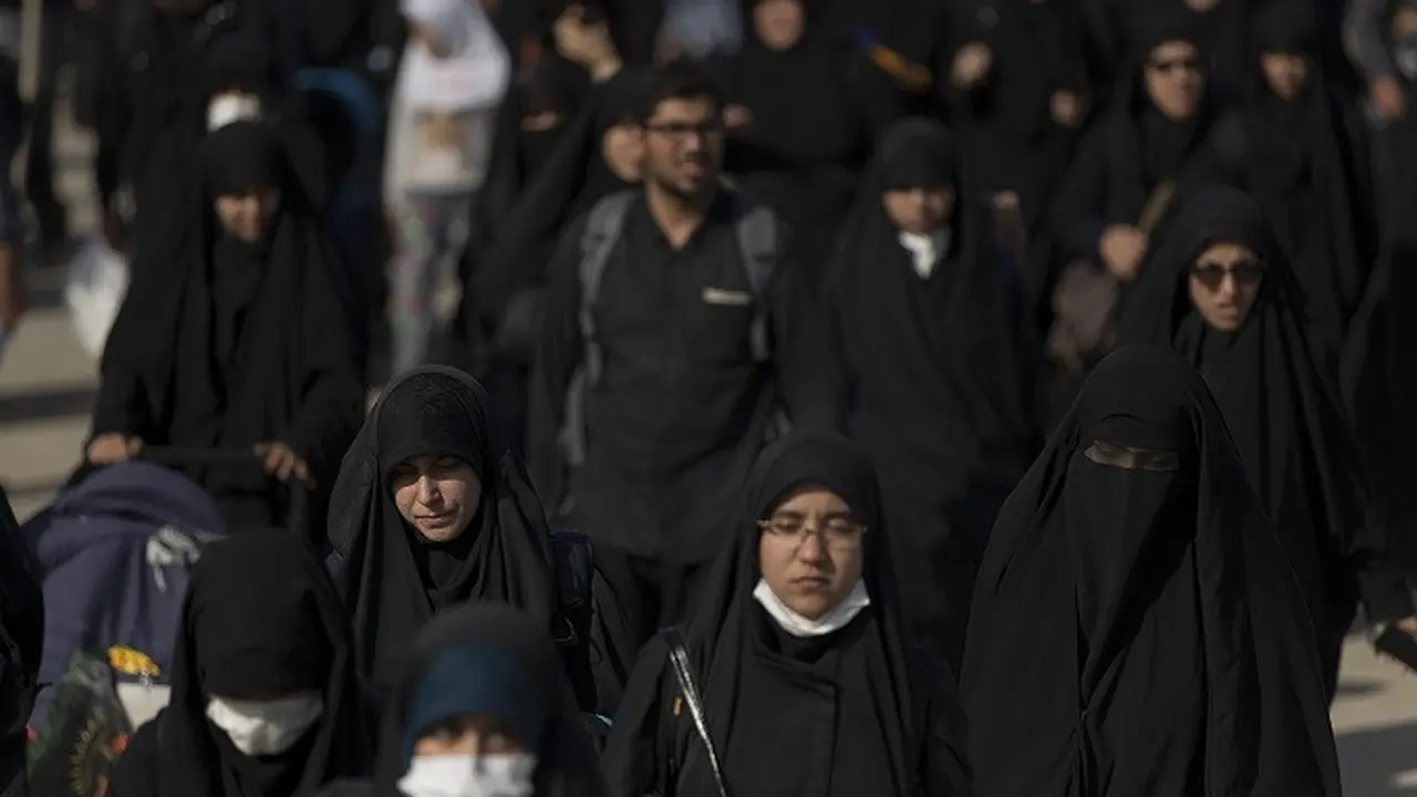 Ilustrasi perempuan Iran.