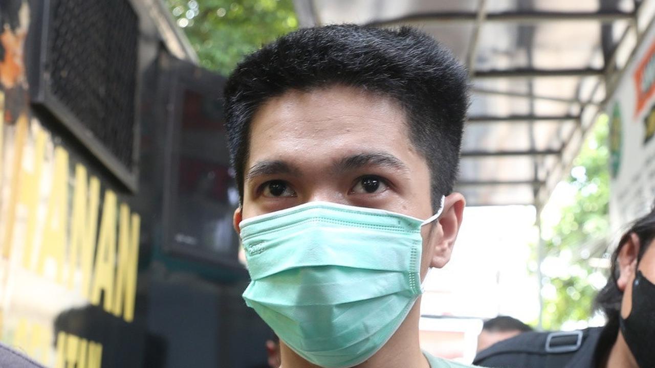Dituntut 4 Tahun Penjara dan Denda 1 Miliar, Berikut 10 Potret Tersangka Kasus Penyebaran Video Syur Rebecca Klopper Jalani Persidangan