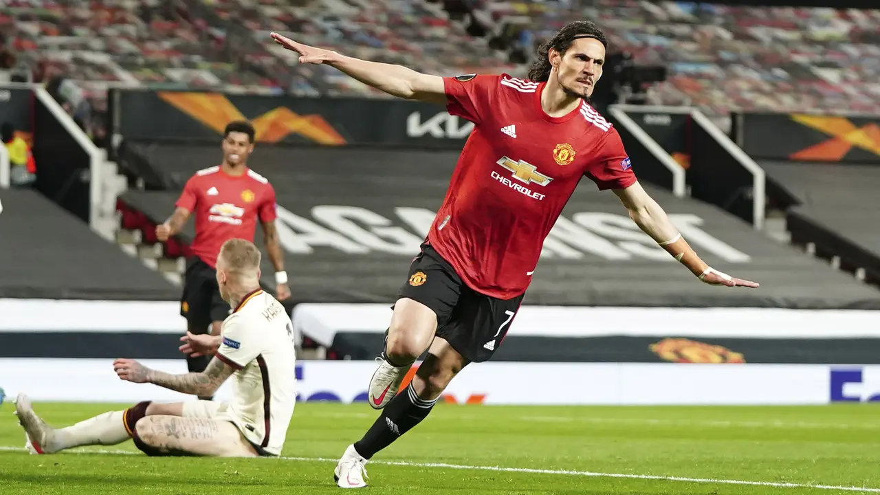 FOTO: Tiga Alumnus Serie-A di Manchester United yang Berperan Besar Hancurkan AS Roma 6-2 - Edinson Cavani