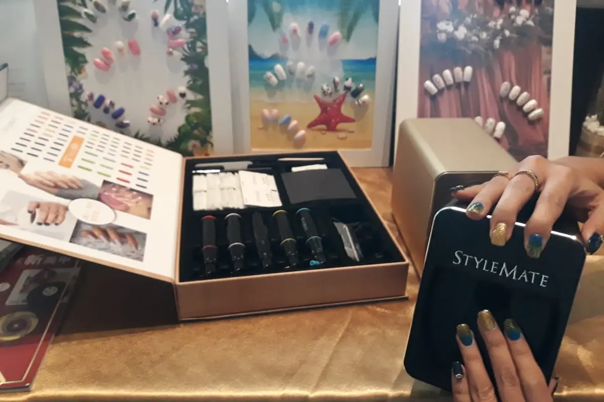 Kreasi Nail Art Kekinian dengan Mesin Printer