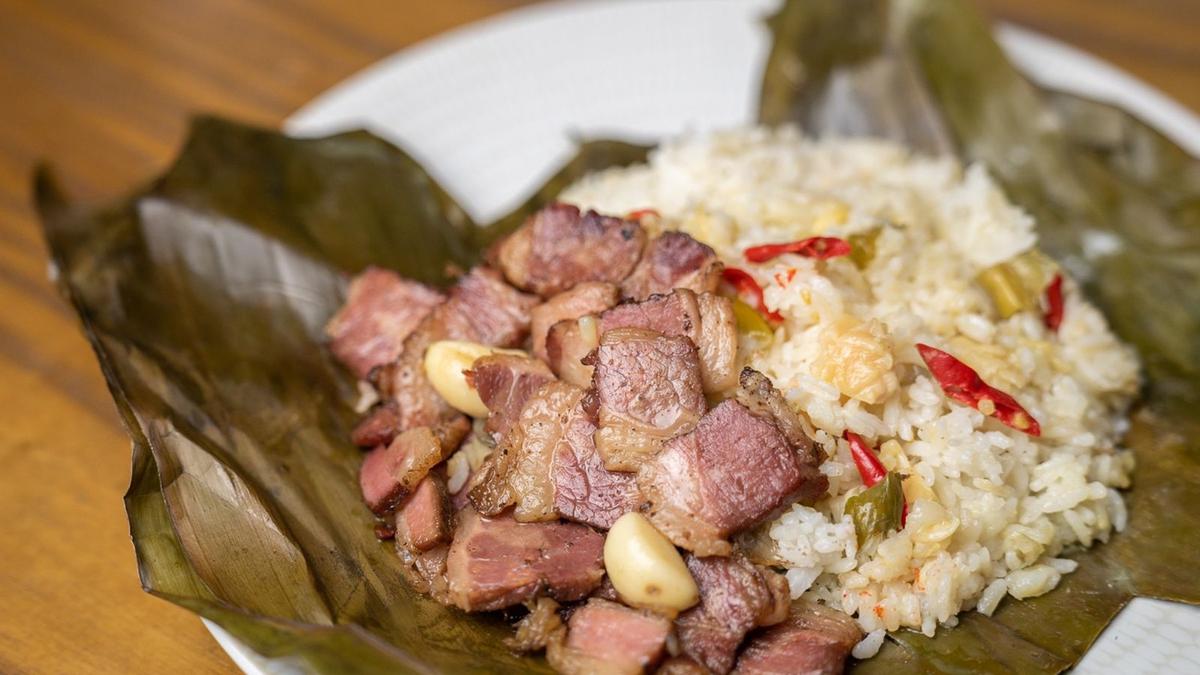 Nasi Sumsum khas Banten, disajikan hangat dengan sumsum tulang yang gurih dan rempah-rempah yang menggoda selera