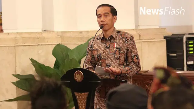 Jokowi memerintahkan agar tanah-tanah negara dan terlantar diberikan kepada masyarakat Indonesia 