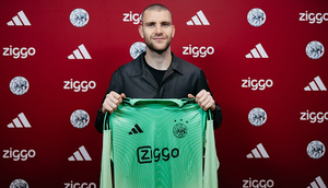 Maarten Paes resmi gabung Ajax. (Ajax)