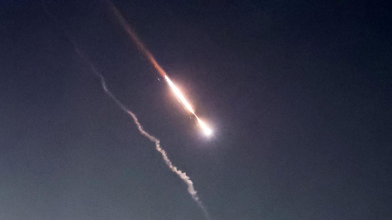 Iran serang Israel