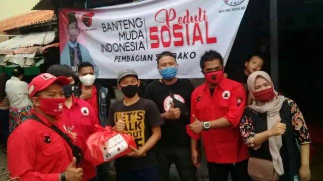 Bantuan berupa 300 paket sembako disebar di 4 RW di Kelurahan Kranji