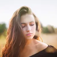 Ingin terlihat lebih muda? Yuk, potong rambutmu dengan gaya seperti ini!