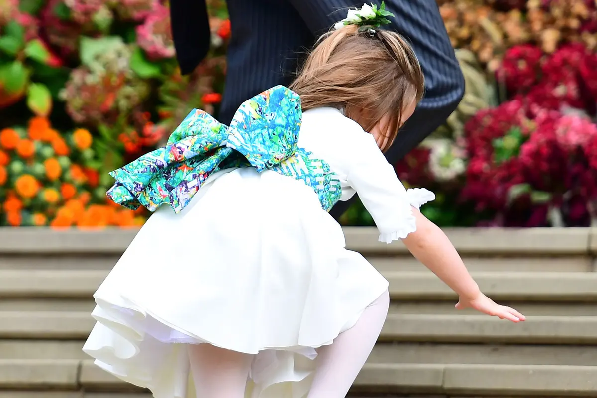 Putri Charlotte Terjatuh Saat Menuju Kapel St. George