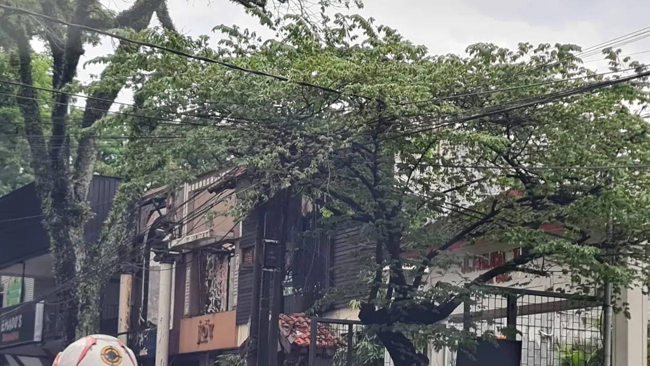 4 ruko di Klojen Malang hangus dilalap api. (Istimewa)