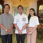 Ketua Umum Partai Solidaritas Indonesia (PSI) Kaesang Pangarep bertemu dengan Gubernur DIY Sri Sultan Hamengku Buwono X di Kompleks Kepatihan, Yogyakarta, Minggu (14/1/2024). (Foto: IG Kaesang @kaesangp)