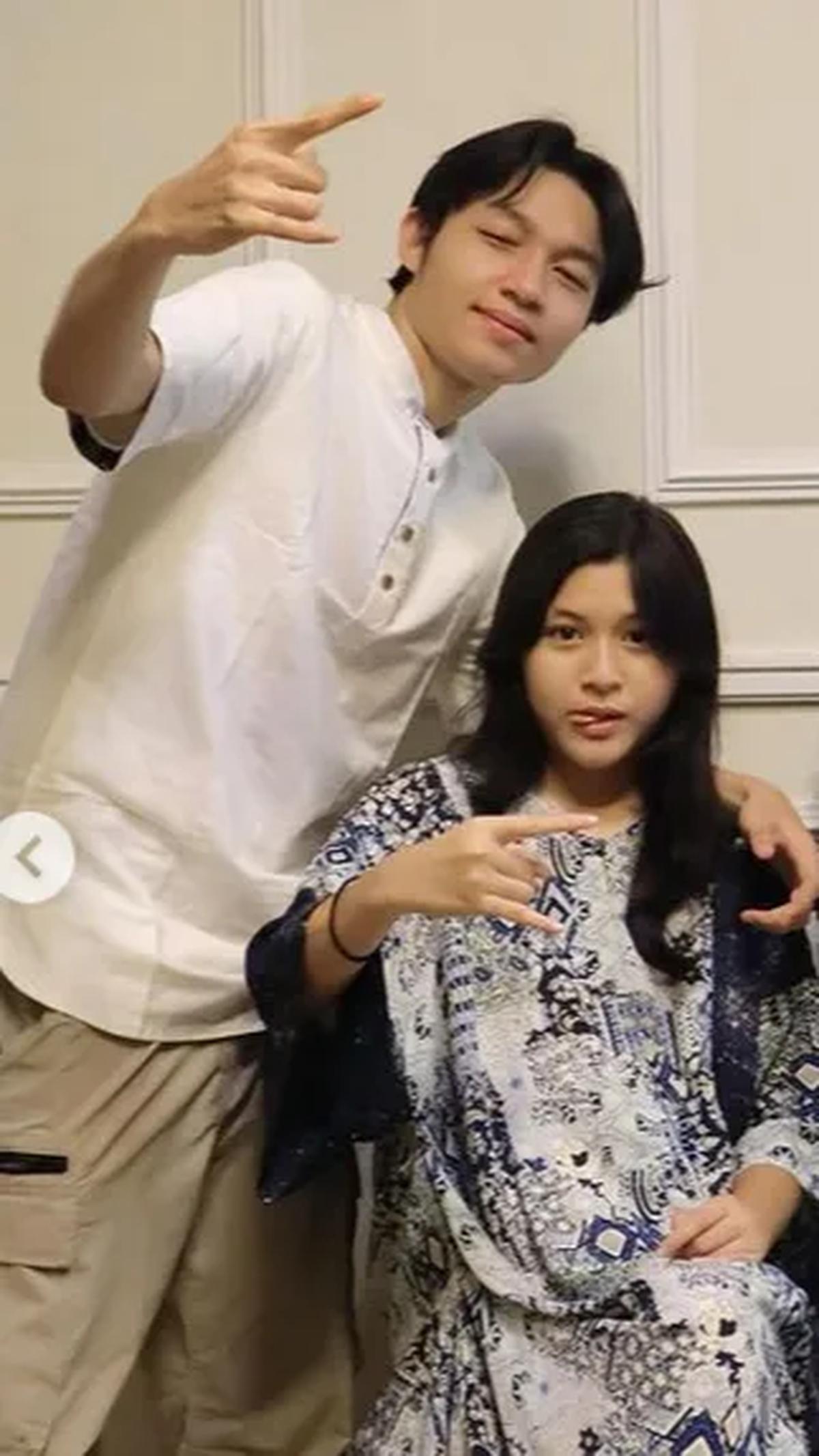 Punya Gaya Berfoto yang Unik<br>