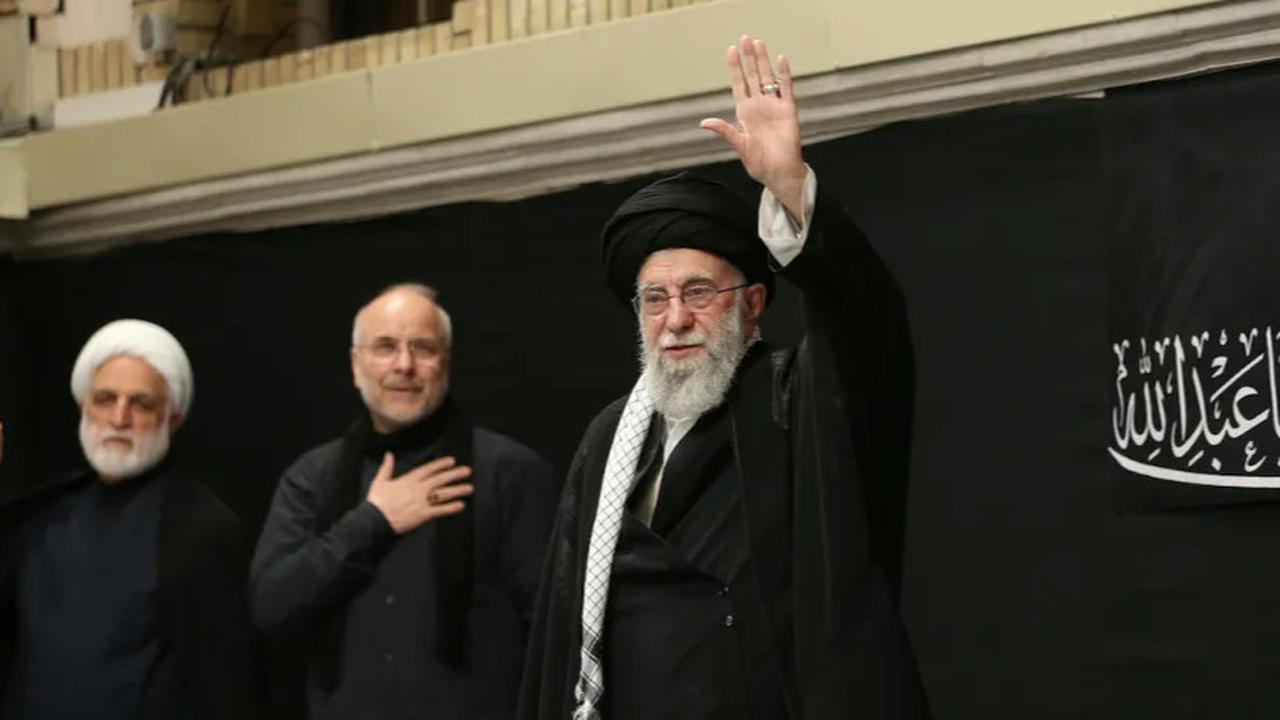 Ayatullah Ali Khamenei Muncul Pertama Kali di Depan Publik Sejak Perang Iran-Israel