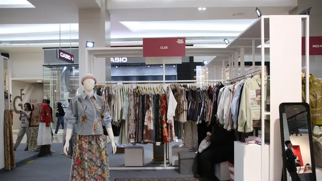 CLUE di Parade Wastra Nusantara 2025