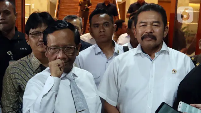 Mahfud Md Sambangi Kantor Jaksa Agung