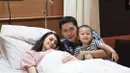 Pemeran dan penyanyi, Donita melahirkan anak kedua pada Kamis (11/1/2018). Bintang sinetron Bukan Cinta Malaikat itu melahirkan di sebuah rumah sakit. (Instagram/adinugroho_st)