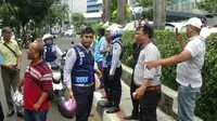 Kejadian bermula saat para petugas tengah merazia parkir liar di kawasan Jalan Setiabudi Selatan, Karet, Jakarta Selatan. 