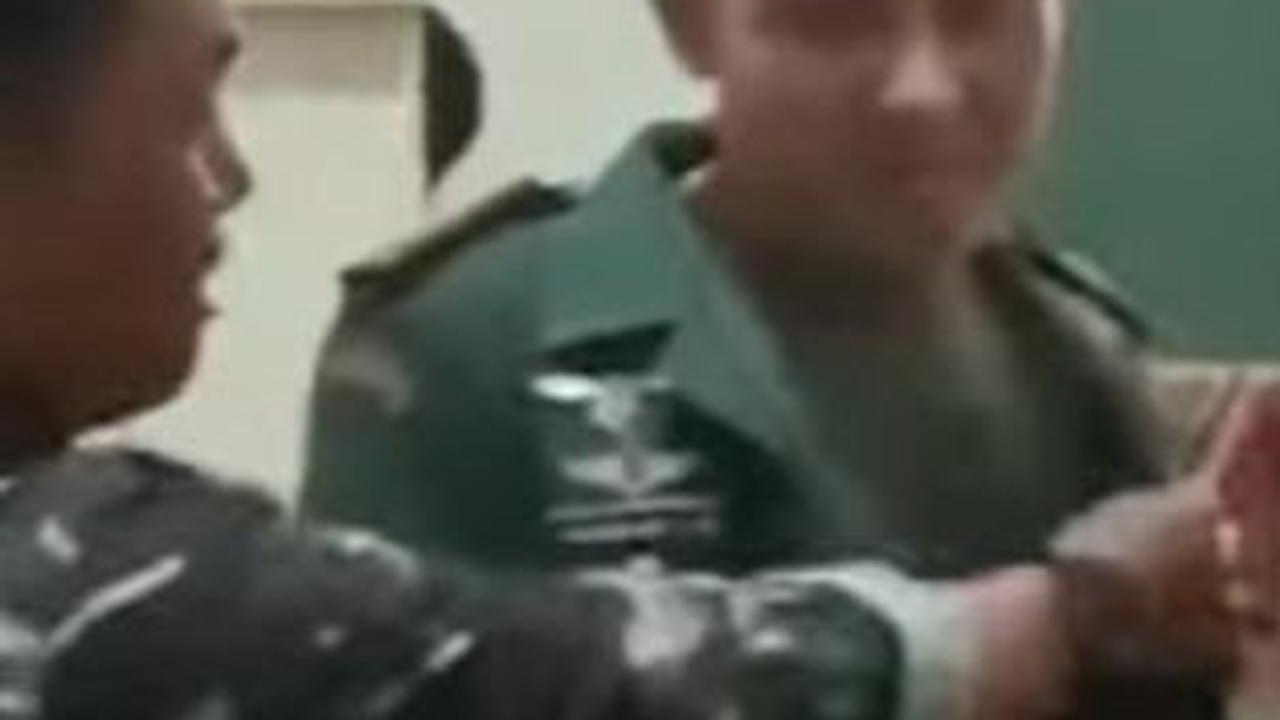 VIDEO: TNI Gadungan Senyum-senyum Ditangkap, Tipu Mantan Camat Raup Rp38 Juta