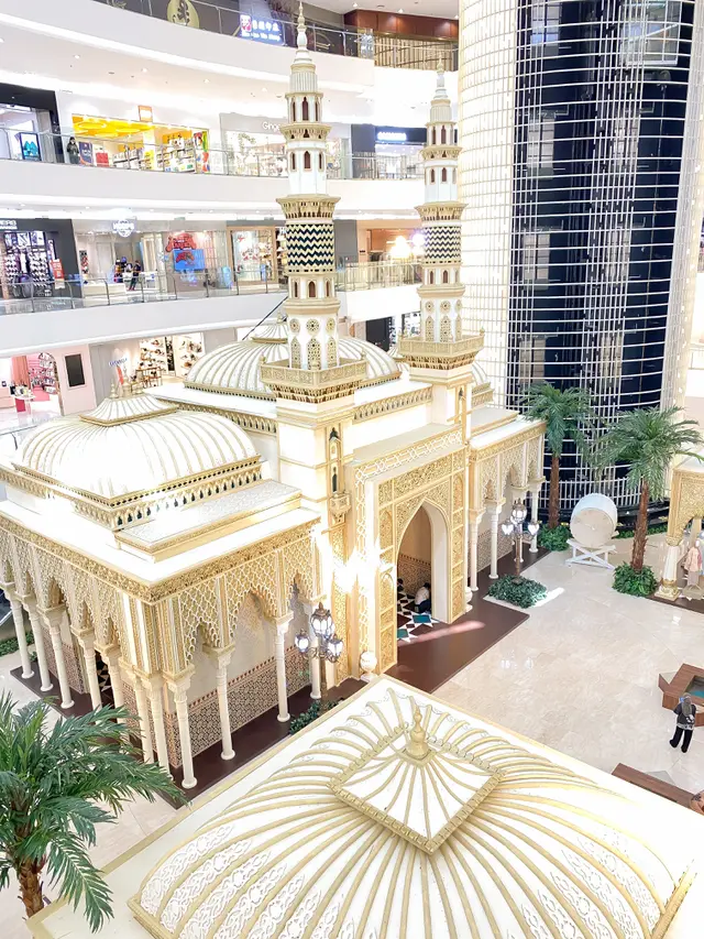 Instalasi Istana Favorit Traveler Muslim Dunia Alhambra Didirikan di Senayan City