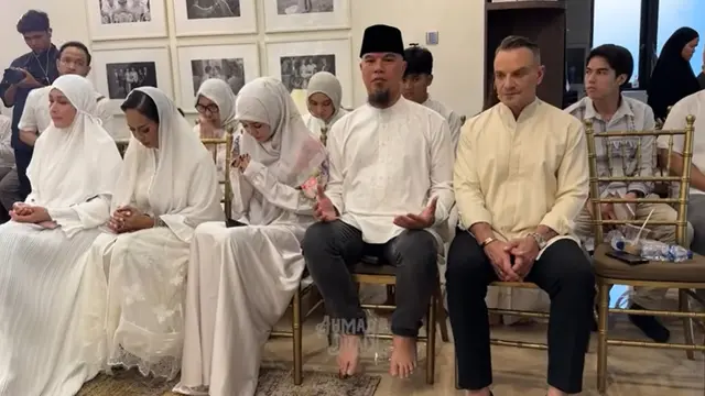 Potret Mulan Jameela di Pengajian Kehamilan Alyssa Daguise