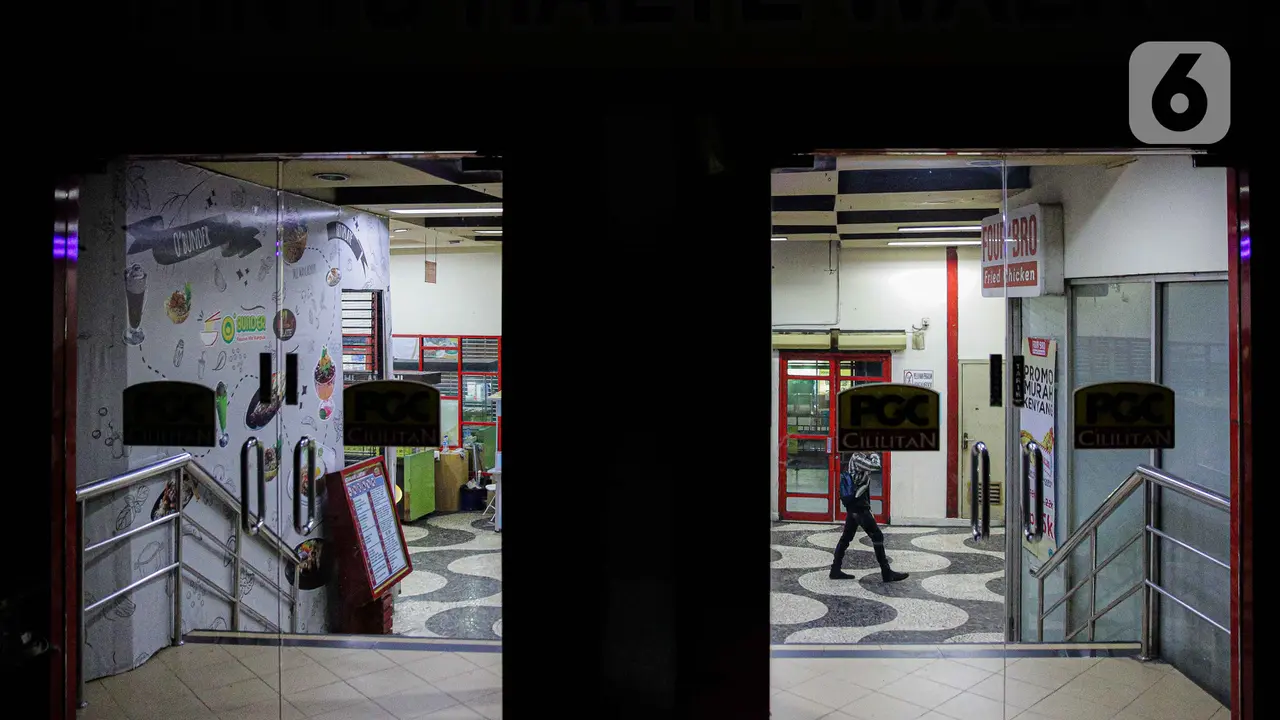 FOTO: Kondisi Mal PGC di Masa Perpanjangan PPKM Level 4