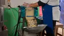 Bantuan alat pengupas dan pengiris pala membuat produksi lebih efisien. Proses mengupas pala berkurang dari lima menjadi dua jam, sedangkan pengirisan yang sebelumnya enam jam kini selesai sekitar dua jam. (Adv/BRI)