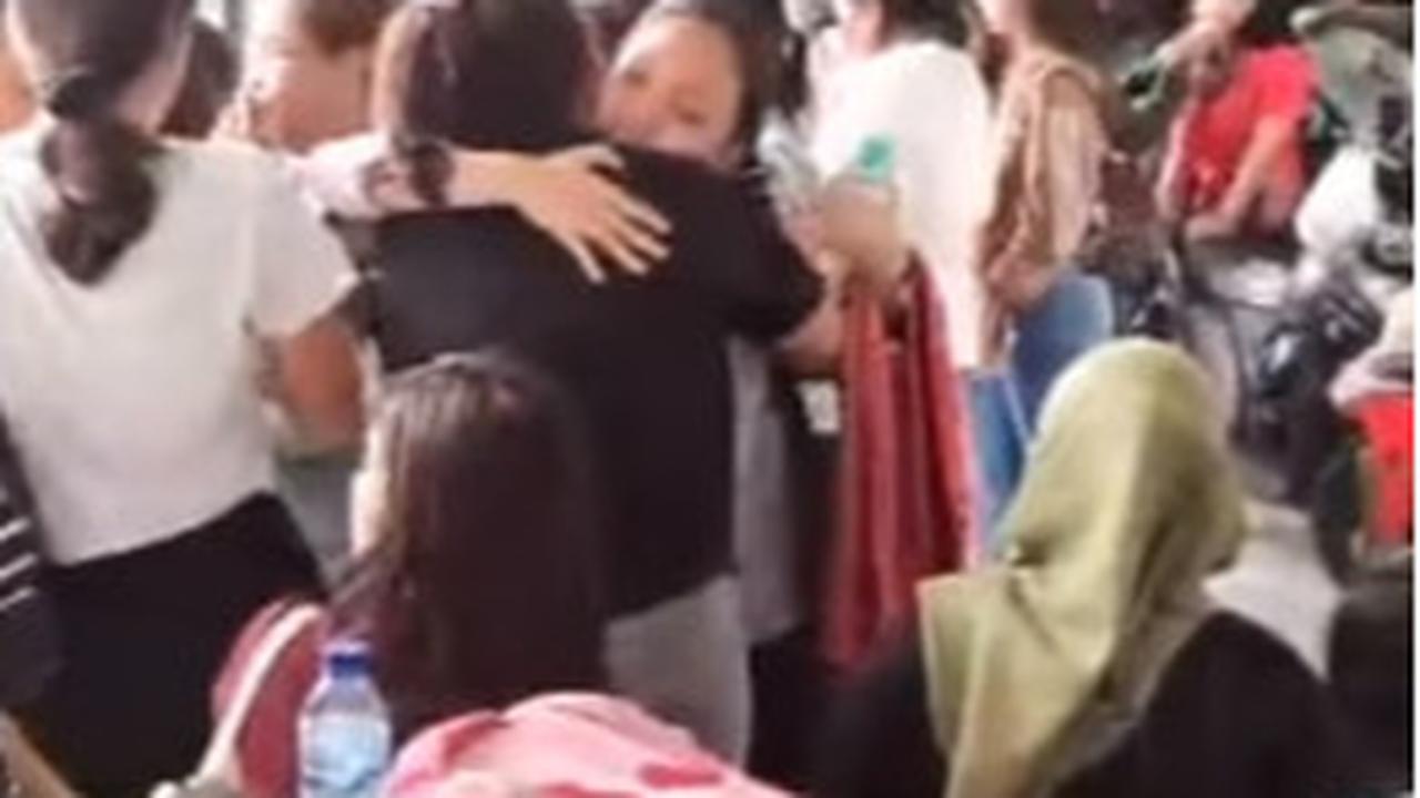 Viral Ramai-Ramai Caddy Lapangan Golf Borobudur Magelang Menangis