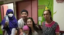 Perempuan kelahiran Jakarta 28 tahun silam itu juga mengucapkan terima kasih kepada dokter dan perawat yang tak kenal lelah merawat para pasien. Selain itu, istri pengusaha itu juga memberikan support untuk para pejuang pasien. [Instagram/nikitawillyofficial94]