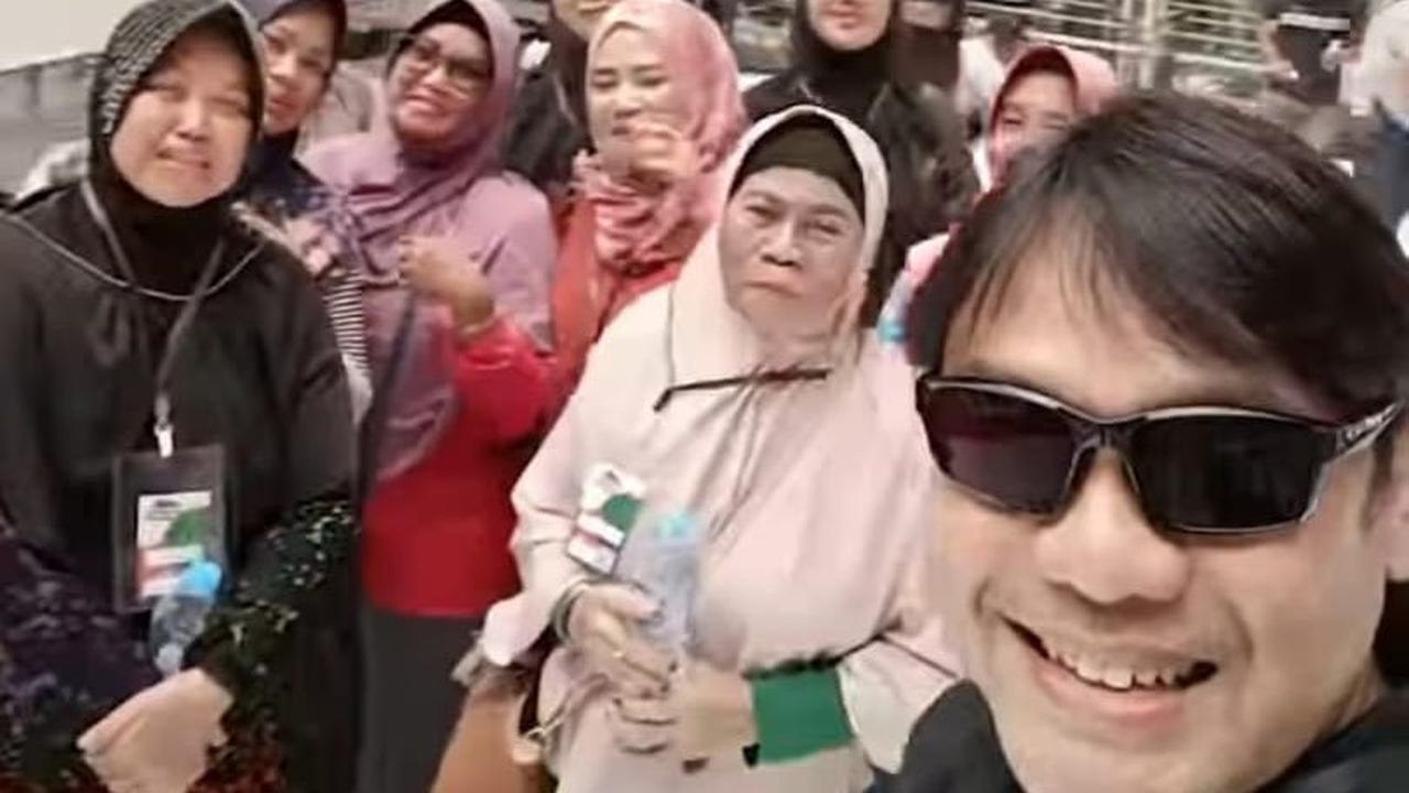 Dwiki Dharmawan menjadi salah satu musisi yang hadir  meramaikan acara kampanye akbar Anies Baswedan-Cak Imin. Dwiki sempat melakukan check sound di JIS.<br>